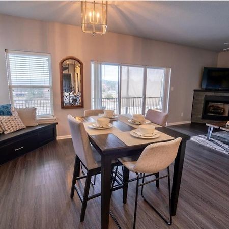 Brooklynn'S Bay, Elegant Lakefront Condo Retreat ホット・スプリングス エクステリア 写真